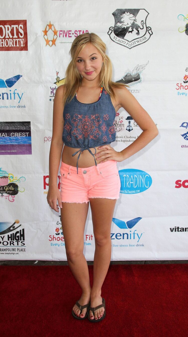 audrey whitby feet scaled