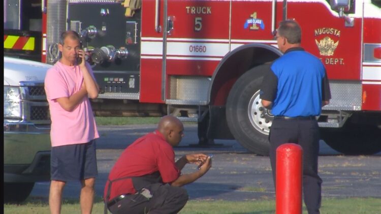 augusta lezzi feet 5