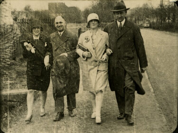 auguste van pels feet 2