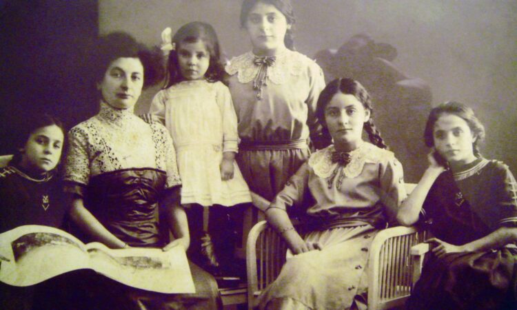 auguste van pels feet 3