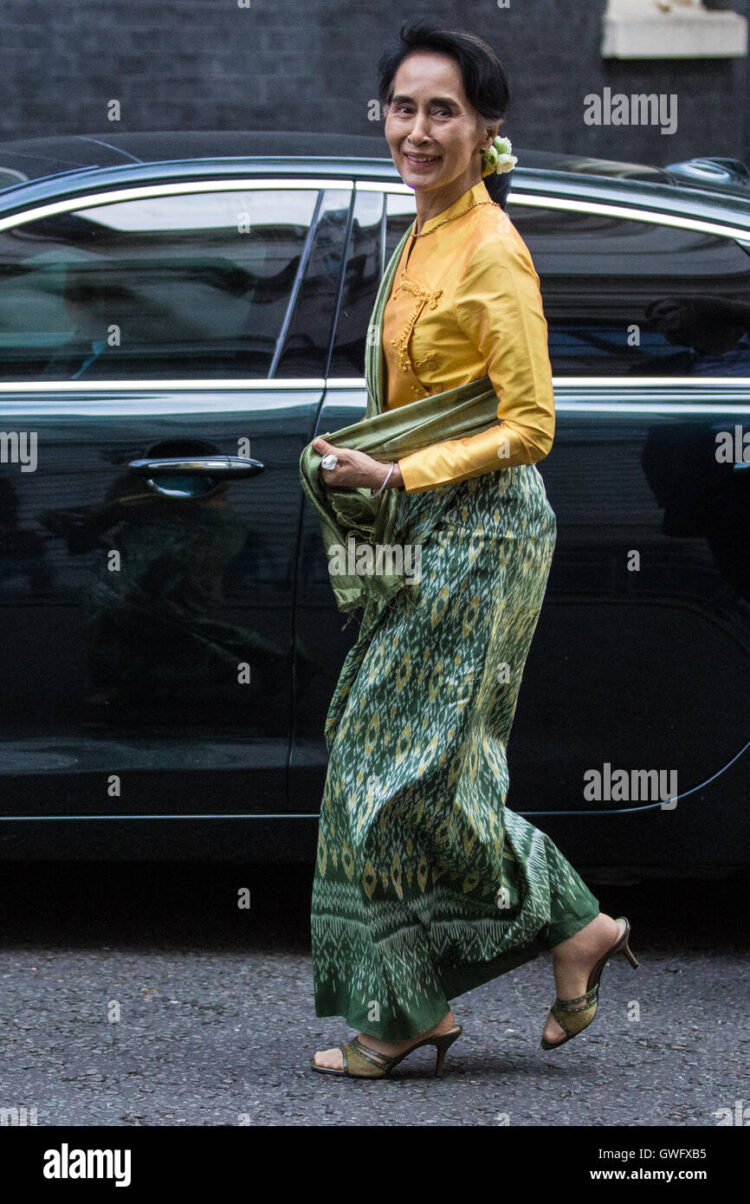 aung san suu kyi feet 6