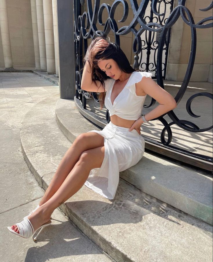 aurela skandaj feet 1