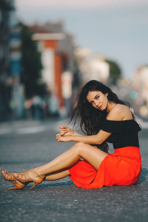 aurela skandaj feet 3