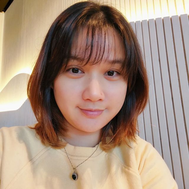 aurelia devi noviaty feet 4