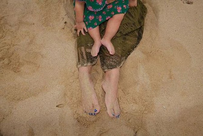 aurelie hermansyah feet 2