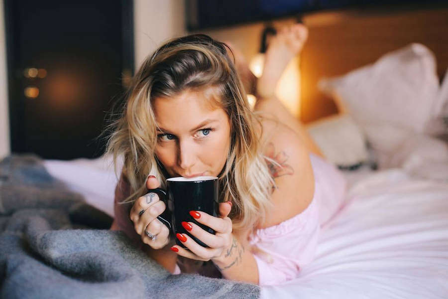 aurelie van daelen feet 5