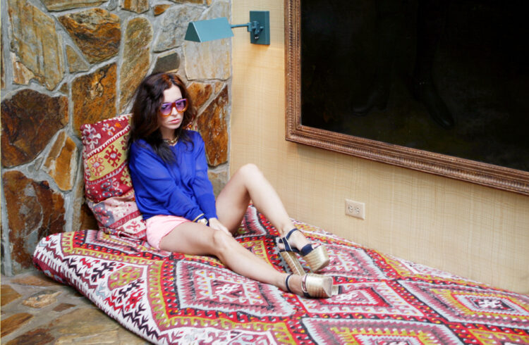 aureta thomollari feet 6