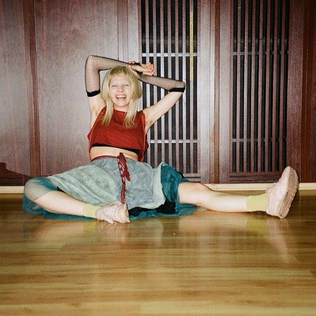 aurora aksnes feet 4