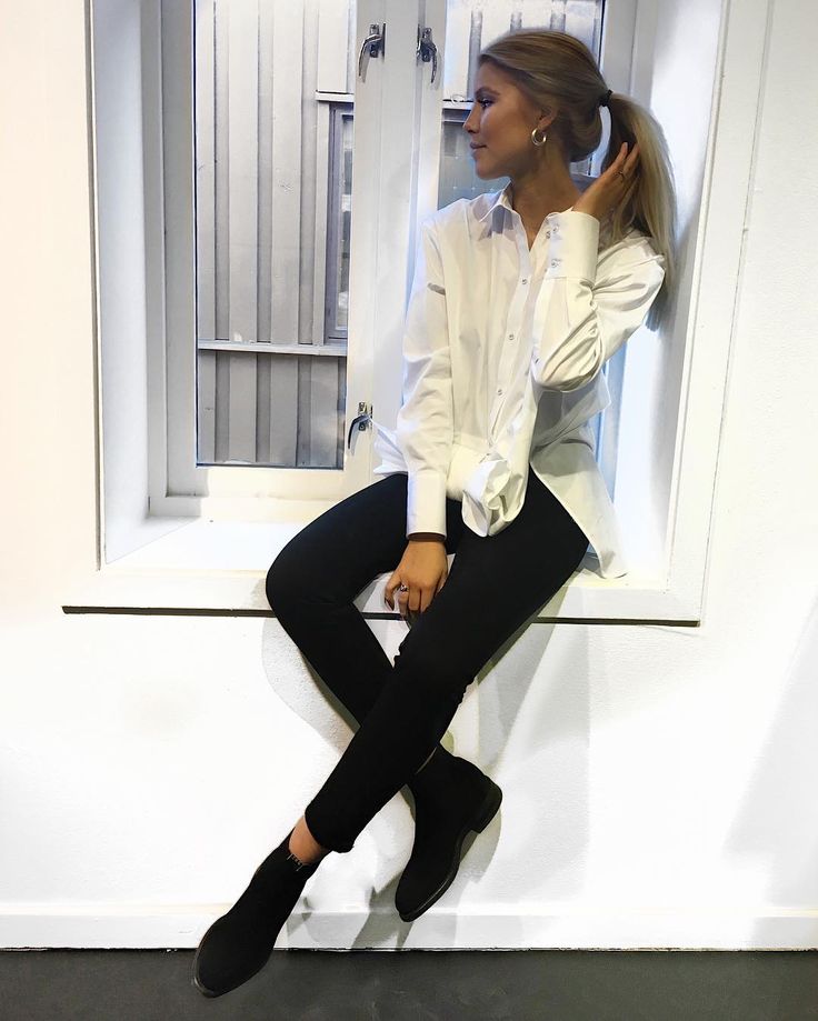 aurora mohn stuedahl feet 3