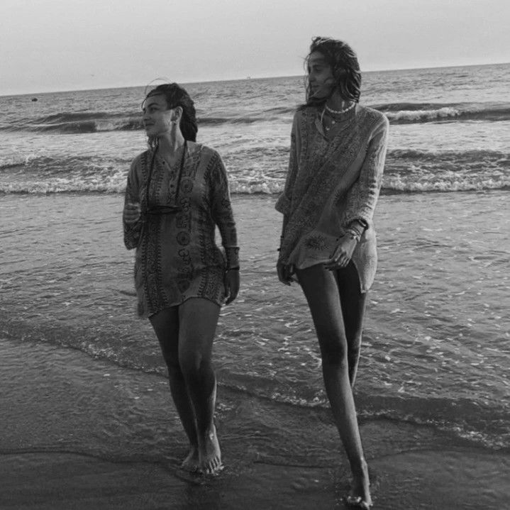 aurora paez gavira feet 5