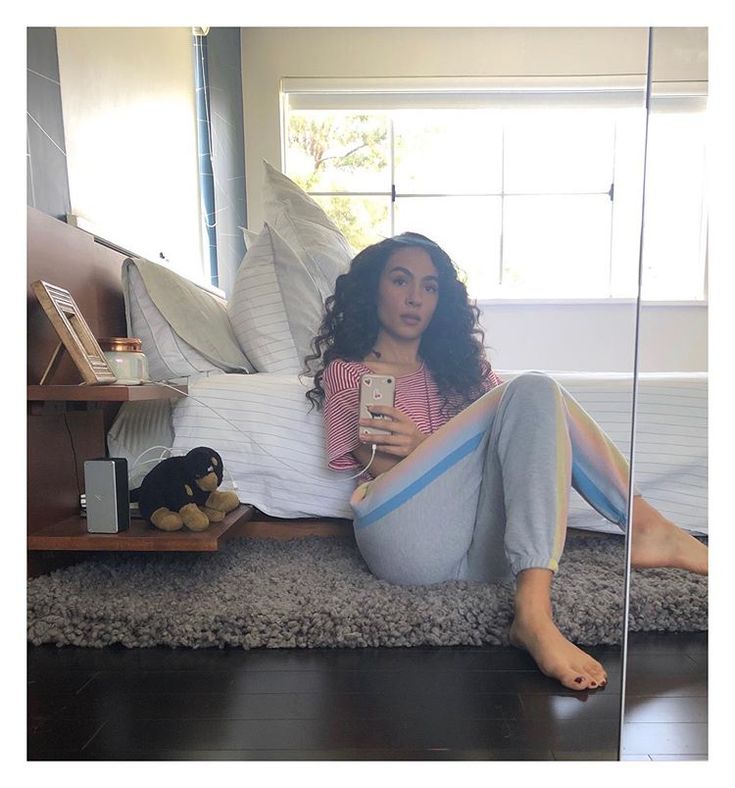 aurora perrineau feet 1