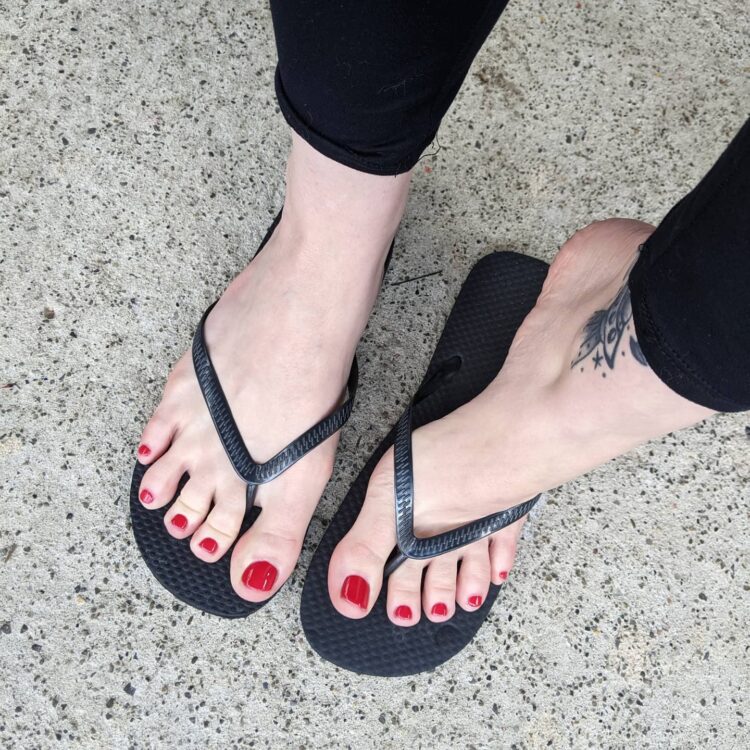 ava feet 2