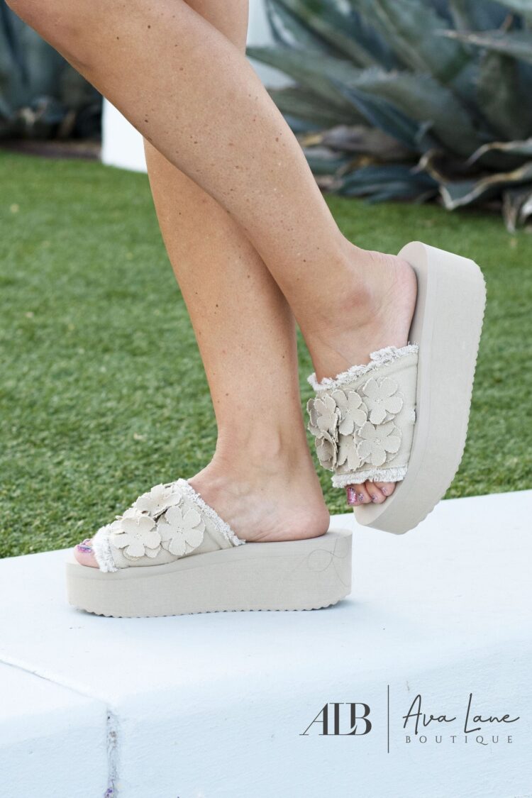 ava lane feet 5 scaled