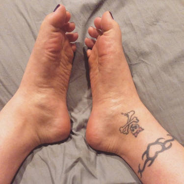 ava rose feet 3