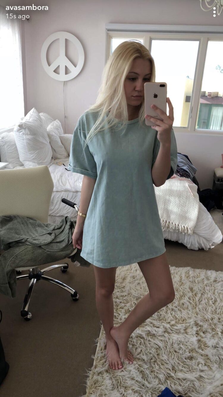 ava sambora feet 1