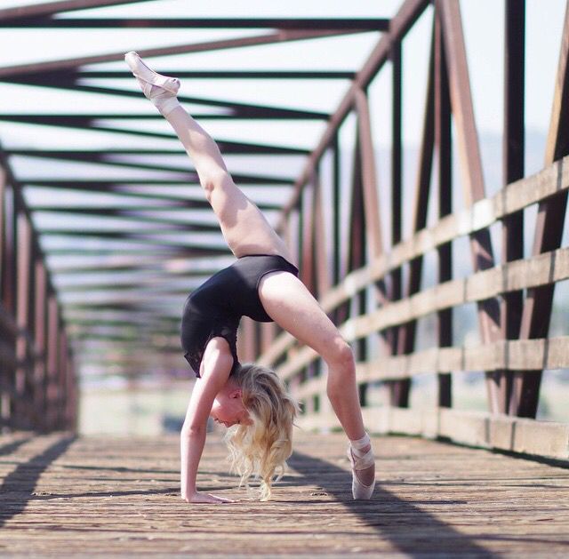 ava siniscalchi feet 1