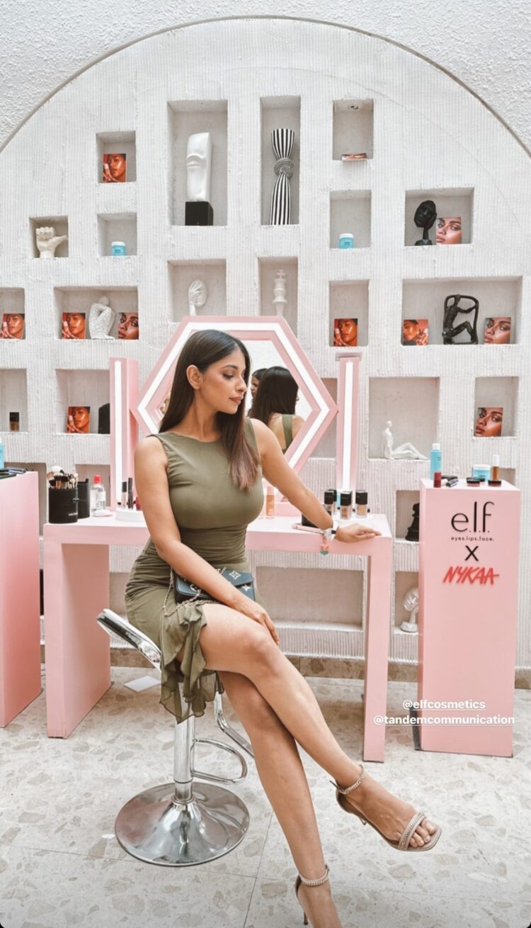 avantika hundal feet 1