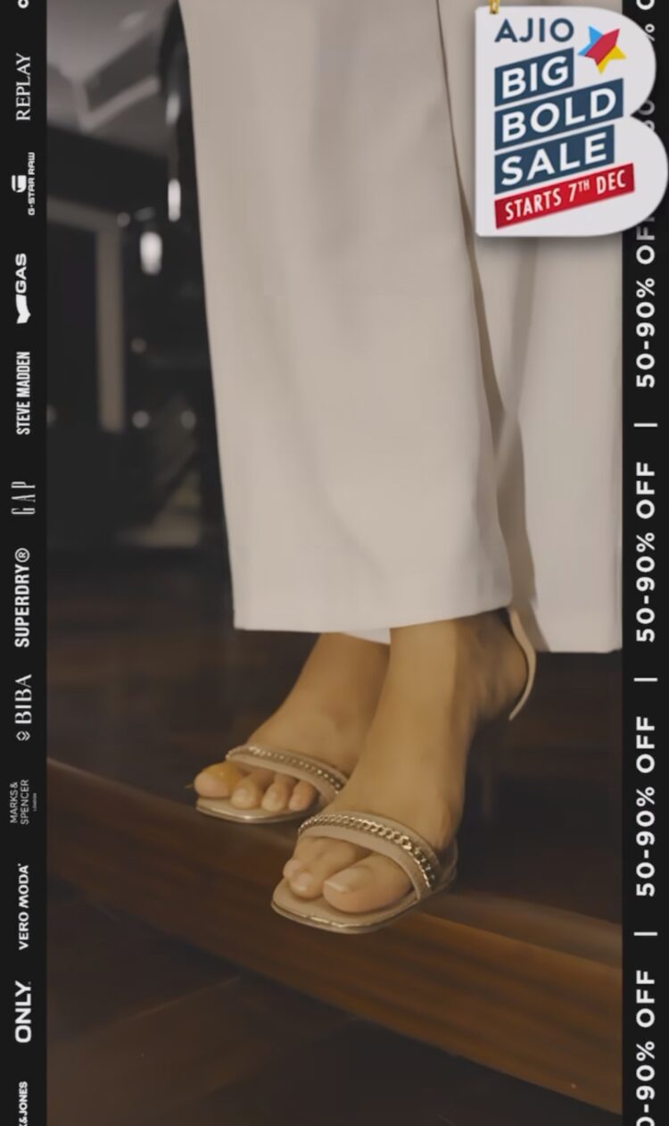 avantika hundal feet 3