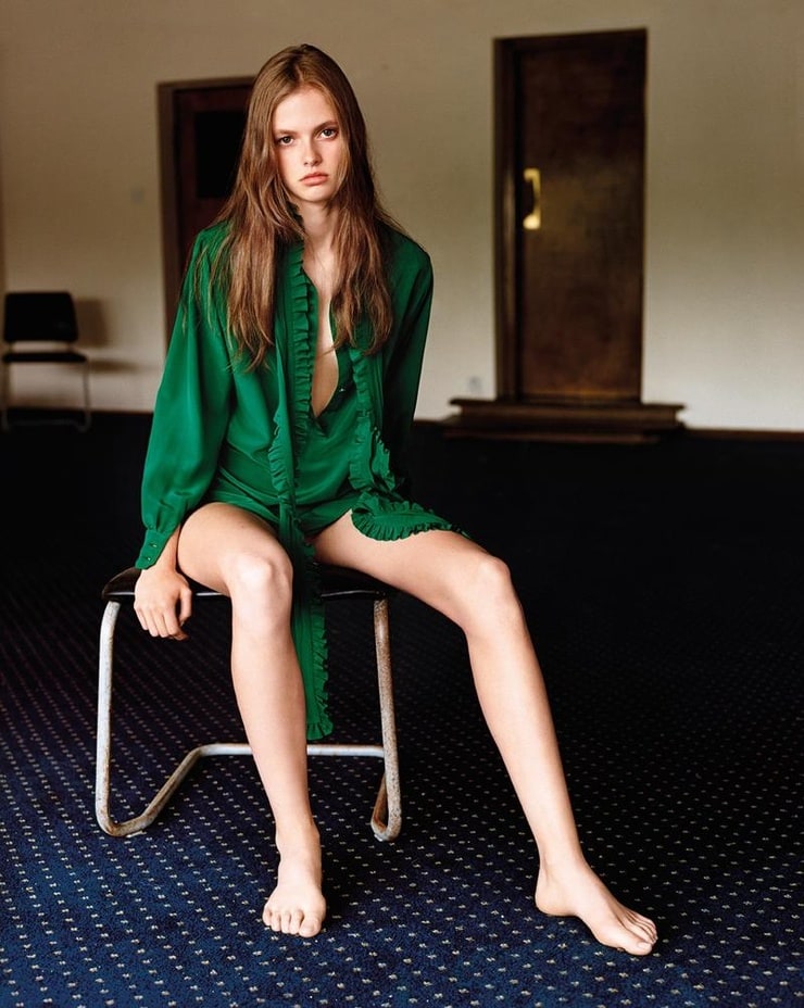 avery blanchard feet