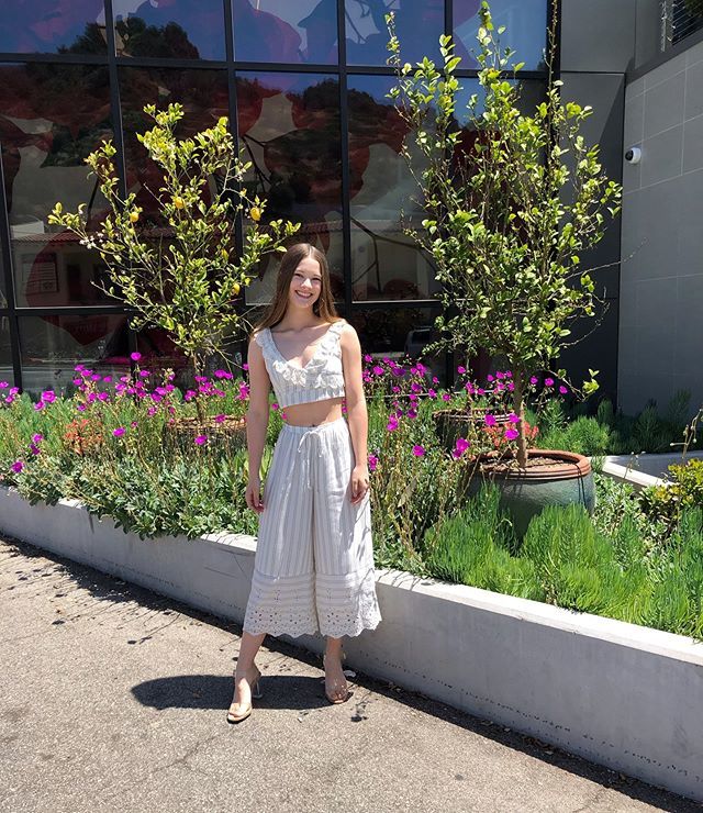 avery kristen pohl feet 3