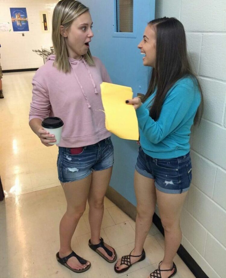 aviva mongillo feet 1