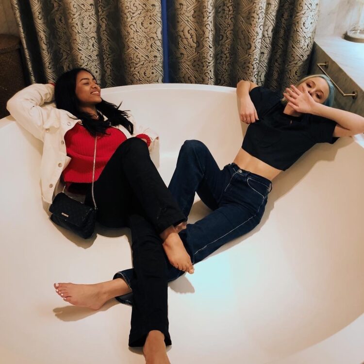 awa santesson sey feet 5