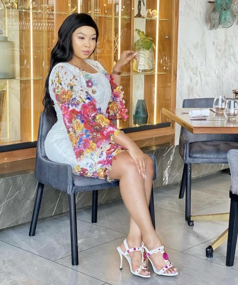 ayanda ncwane feet 6