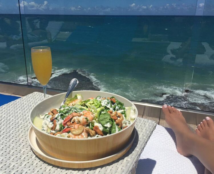 ayanna jordan feet 5