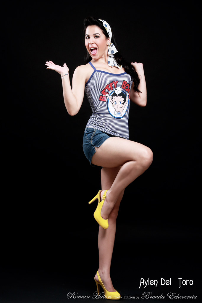 aylen del toro feet 6