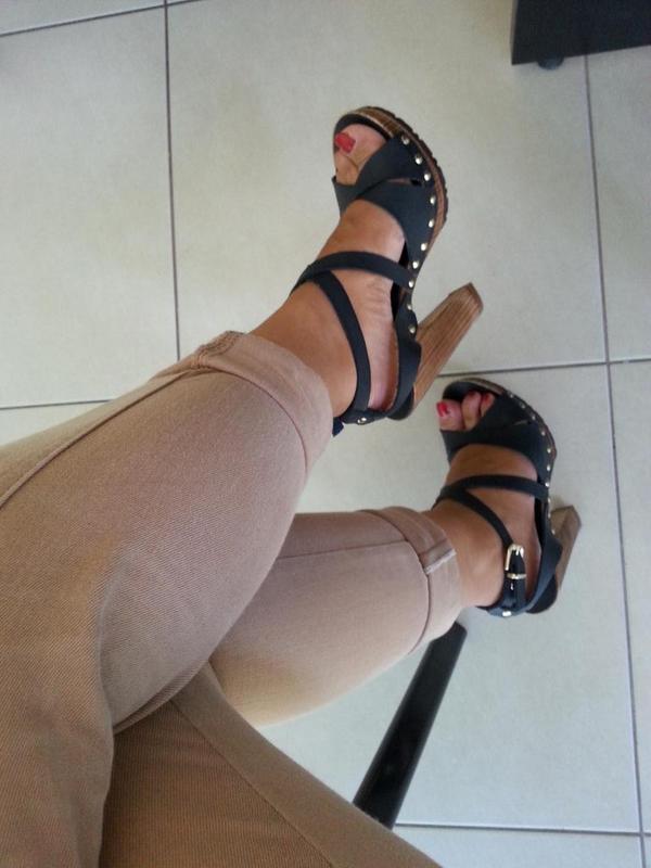 aylin nazliaka feet 1