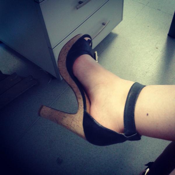 aylin nazliaka feet 3