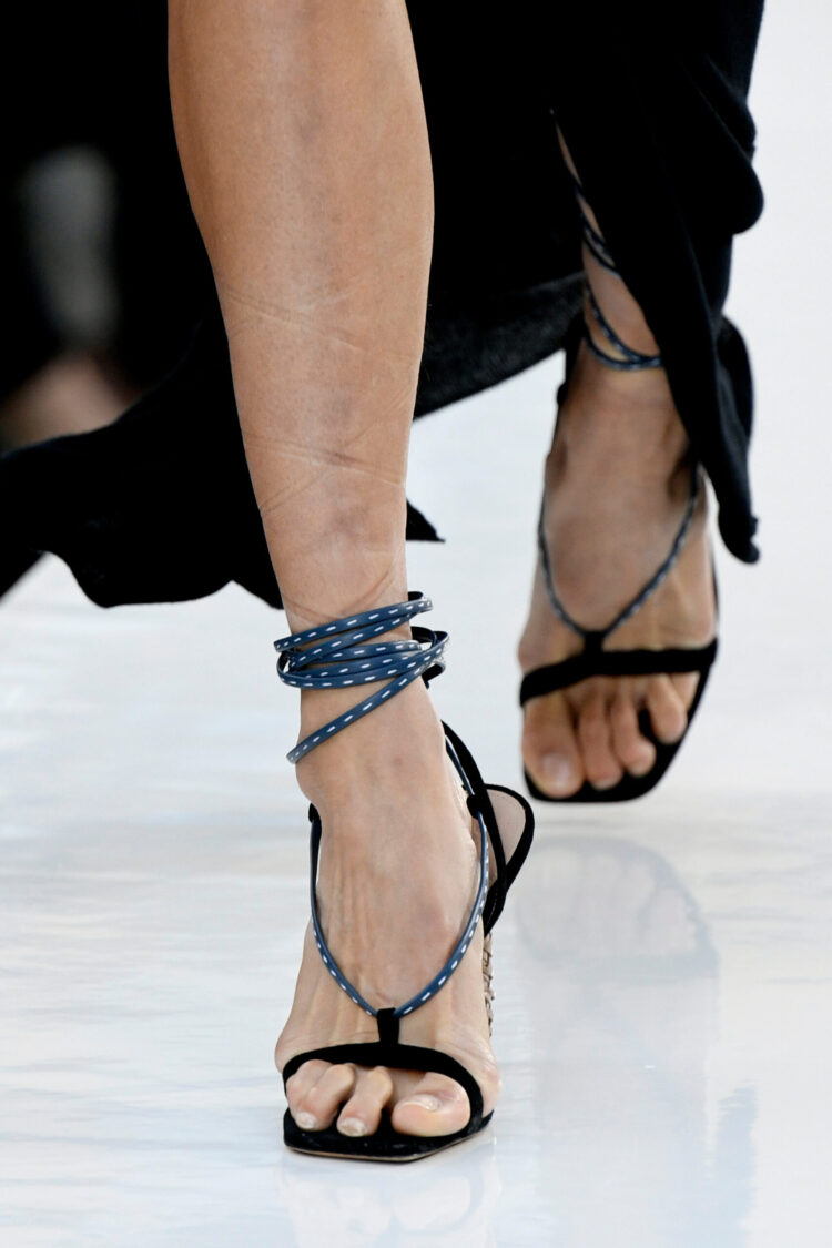 aymeline valade feet scaled