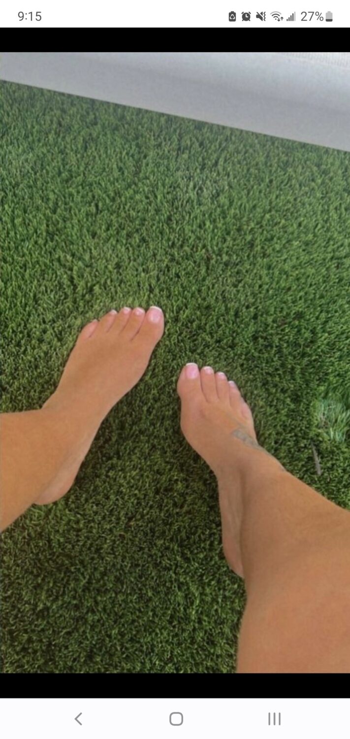 ayo edebiri feet 4