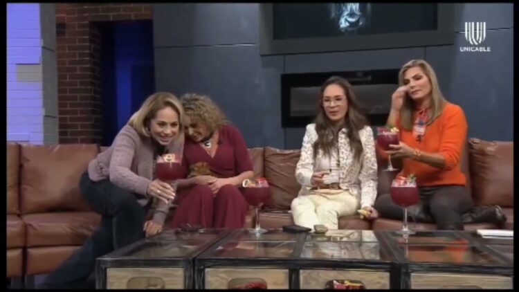 azela robinson feet 4