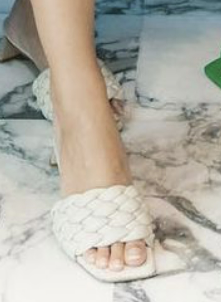 azira shafinaz feet 2