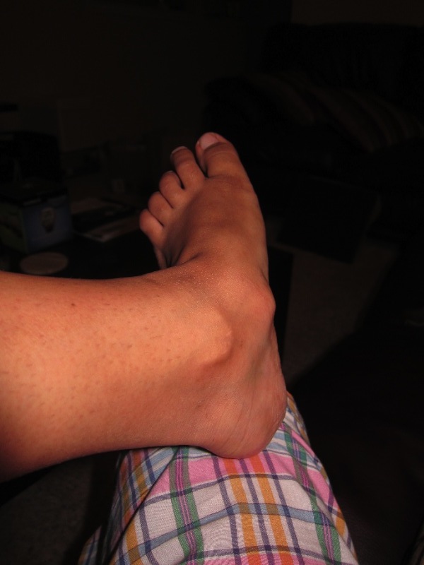 azizah asgarali feet