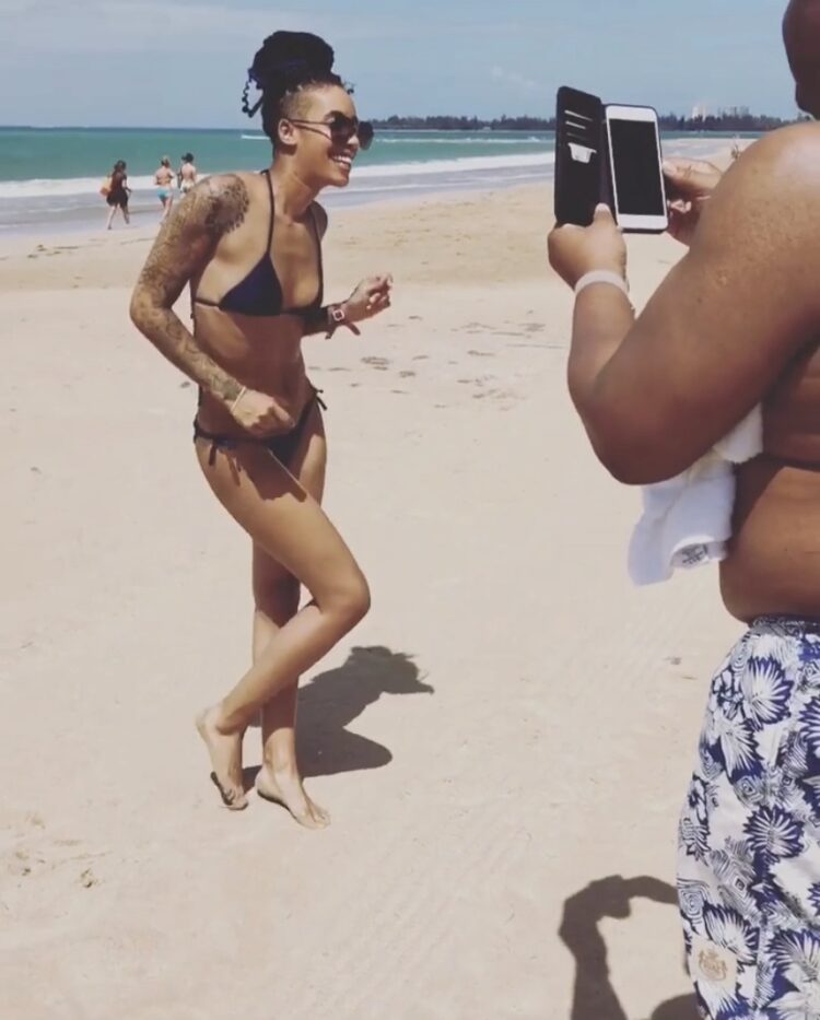 azmarie livingston feet