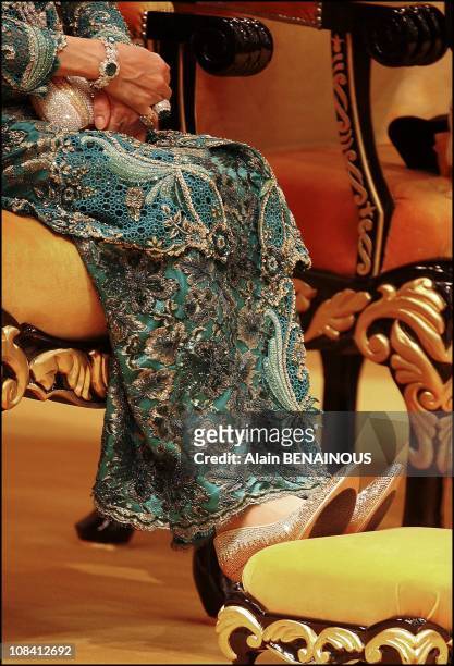 azrinaz mazhar feet 5