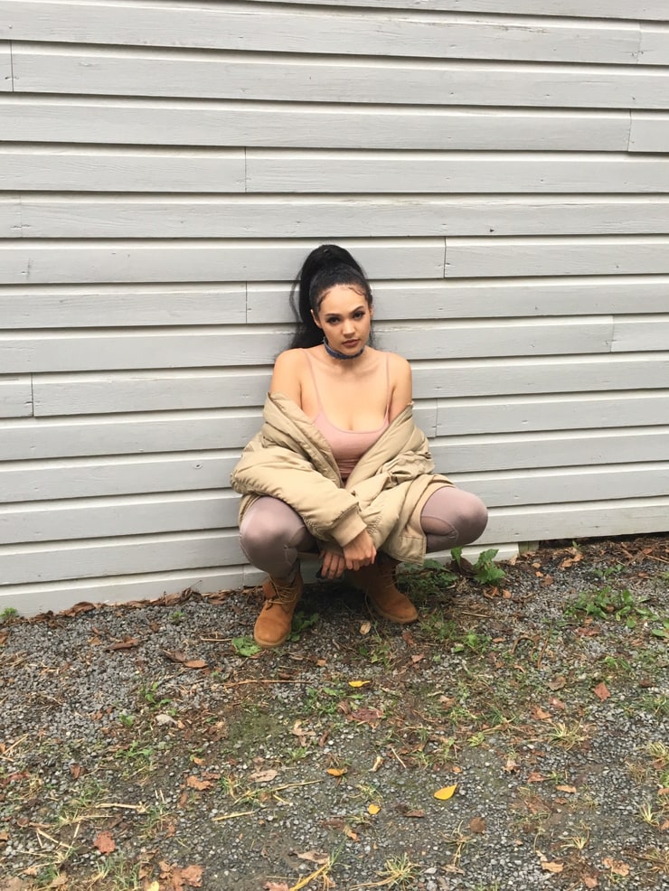 babeo baggins feet 2