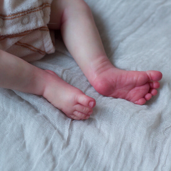 baby leah feet 1