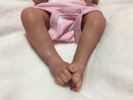 baby leah feet 3