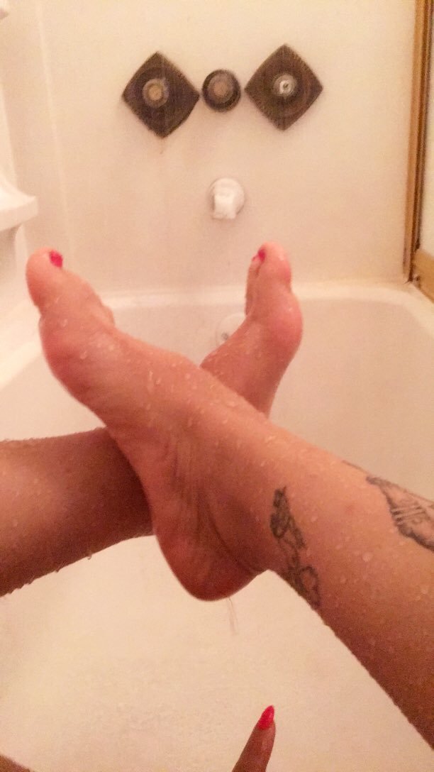 babyt the bratt feet 2