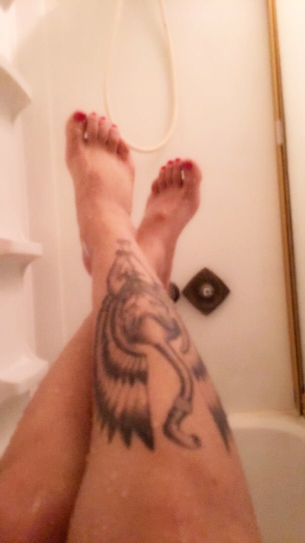 babyt the bratt feet 3