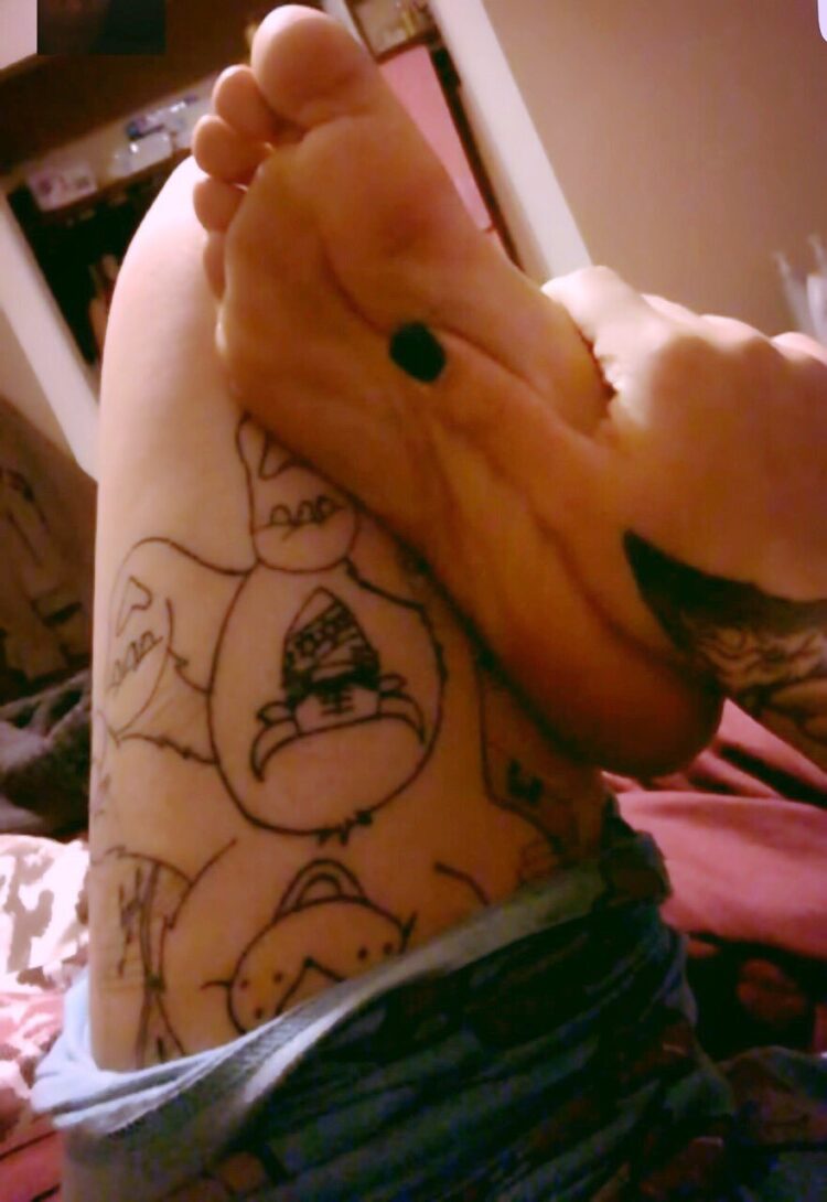 babyt the bratt feet 5