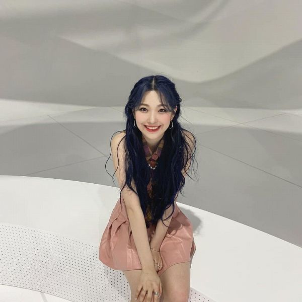 baek jiheon feet 1