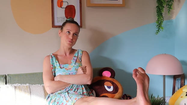 bailey larson feet 5