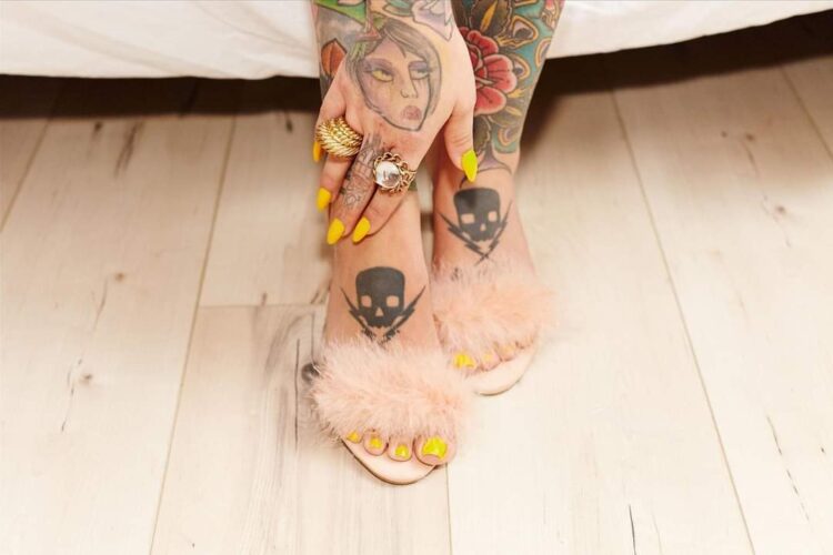 bailey sarian feet 1