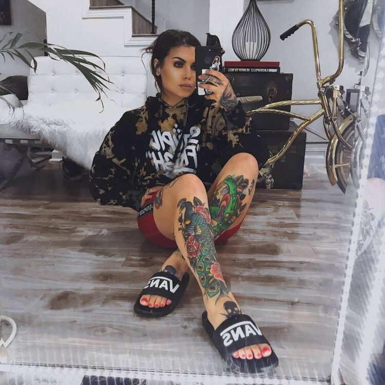 bailey sarian feet 6