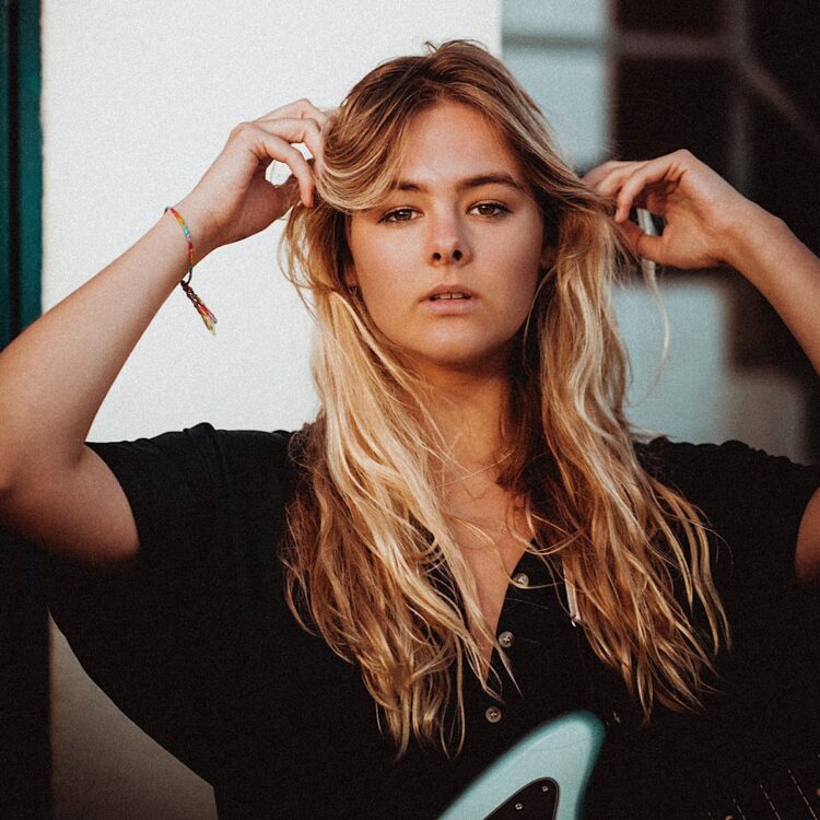 bailey tomkinson feet 6