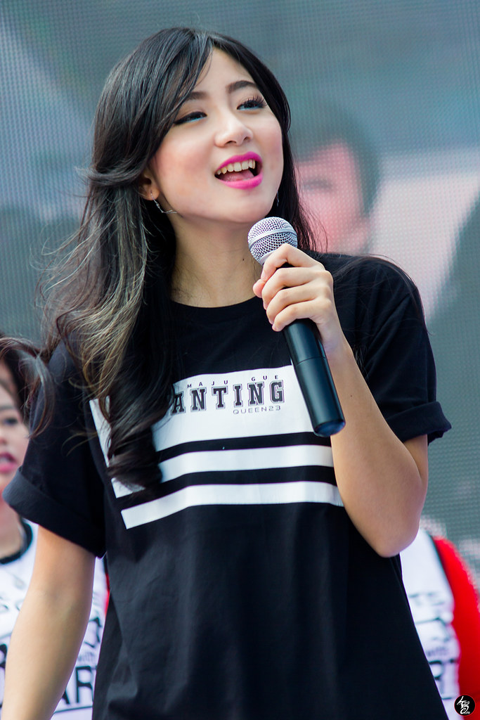 banadhi kurnia dewi feet 3